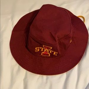 Isu bucket hat